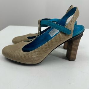 TSUBO Anara Mary Jane Heels Sandals Putty Teal Blue T Strap Heel Womens 8